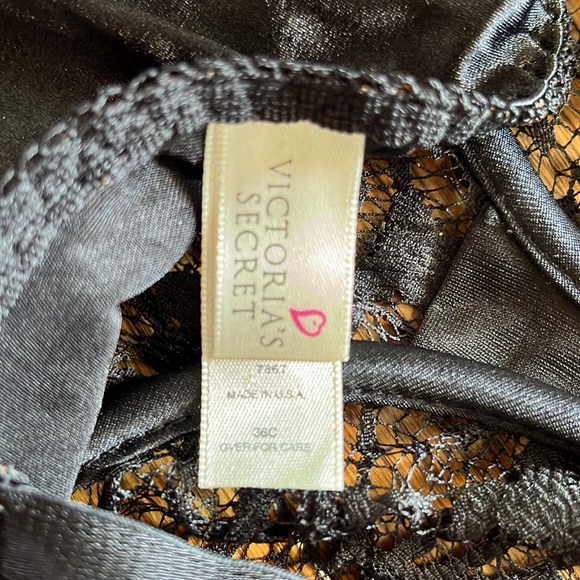 VS Black Teddy 36C - Picture 4 of 4